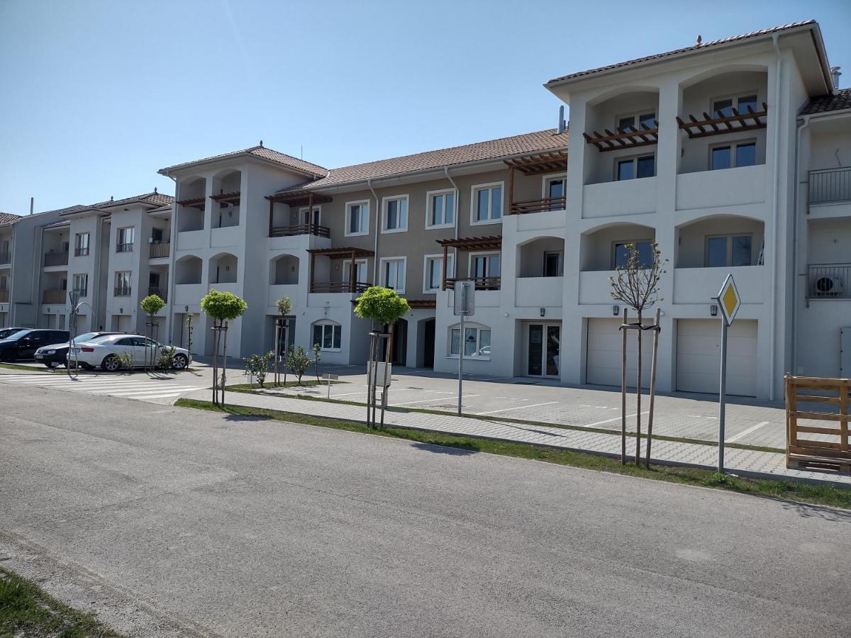 Dunajská StredaKarina Apartman公寓 外观 照片